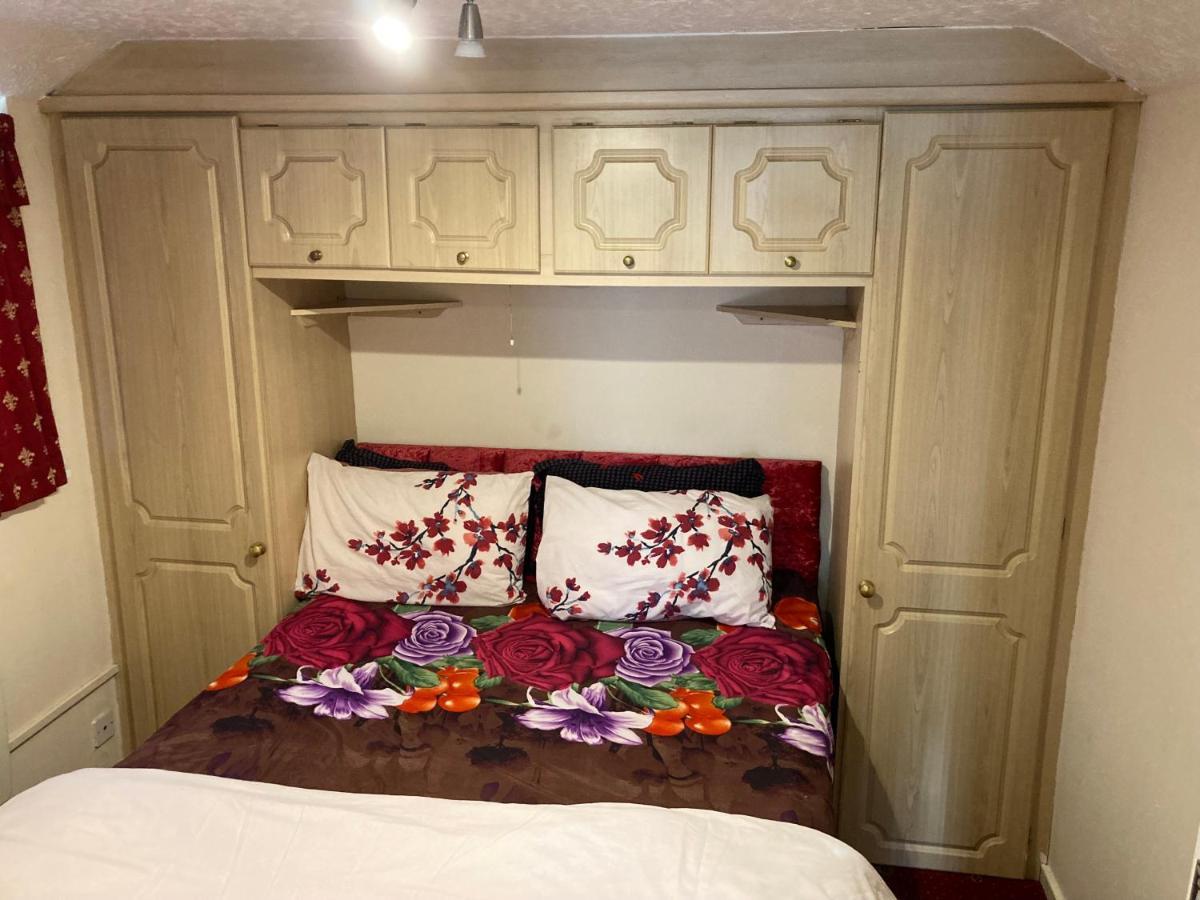 Harman Suites Self-Catering Apartments Free Wifi & Parking Leeds  Exterior photo